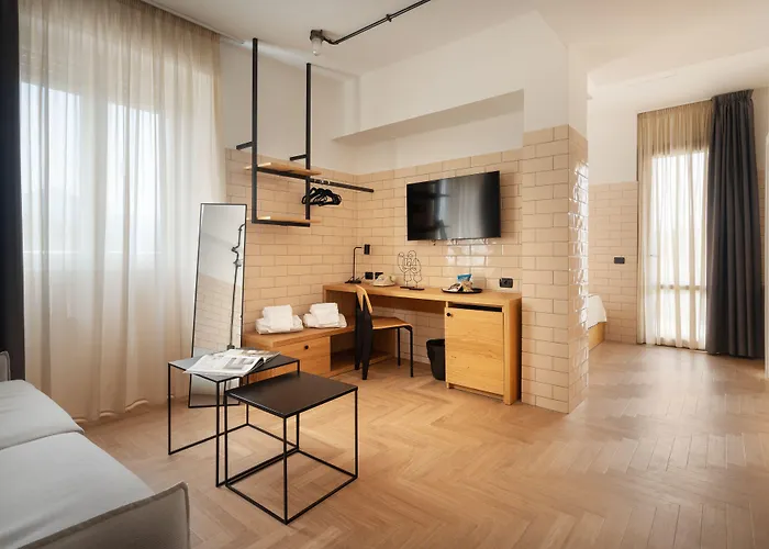 Re Versiliana 4* مارينا دي بييتراسانْت